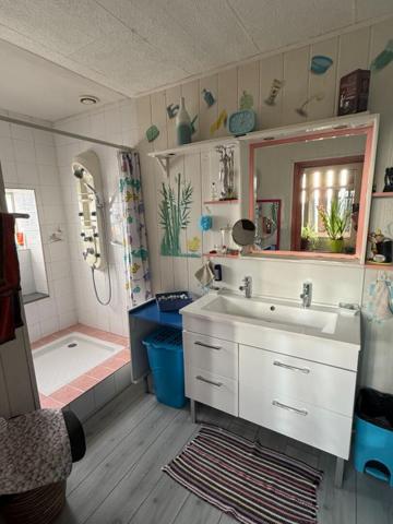 Maison 127 m2 + 2000 m2 terrain + dépendances + puits