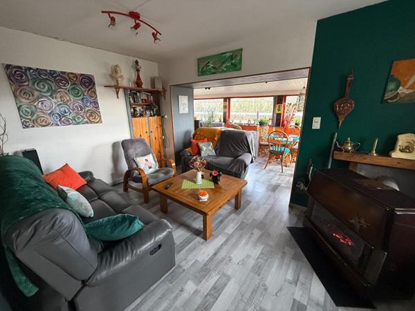 Maison 127 m2 + 2000 m2 terrain + dépendances + puits