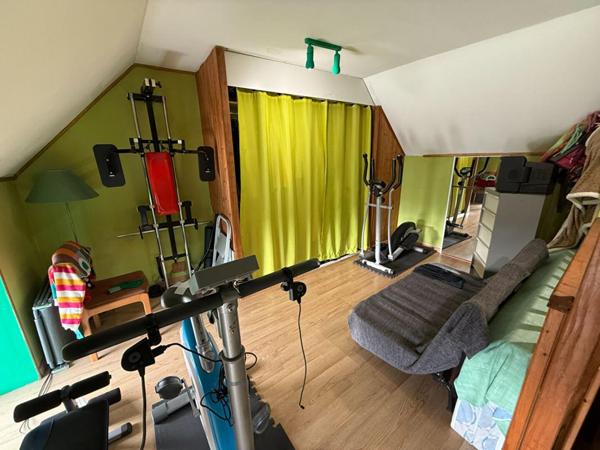 Maison 127 m2 + 2000 m2 terrain + dépendances + puits