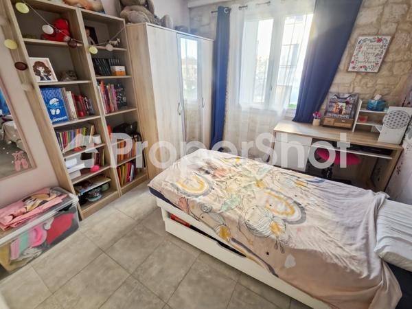 Dpt Gard (30), à vendre secteur Chantilly belle maison 84m² habitable sur un terrain clos de 469m² et 85m² environ supplémentaires aménageable et garage.