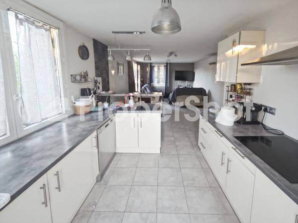 Dpt Gard (30), à vendre secteur Chantilly belle maison 84m² habitable sur un terrain clos de 469m² et 85m² environ supplémentaires aménageable et garage.