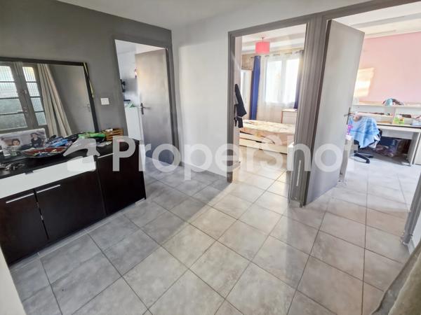 Dpt Gard (30), à vendre secteur Chantilly belle maison 84m² habitable sur un terrain clos de 469m² et 85m² environ supplémentaires aménageable et garage.