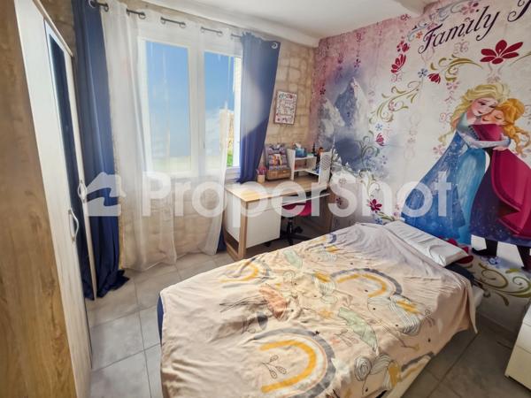 Dpt Gard (30), à vendre secteur Chantilly belle maison 84m² habitable sur un terrain clos de 469m² et 85m² environ supplémentaires aménageable et garage.