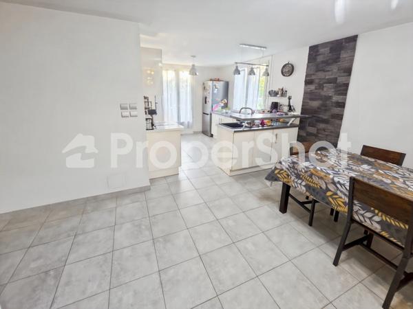 Dpt Gard (30), à vendre secteur Chantilly belle maison 84m² habitable sur un terrain clos de 469m² et 85m² environ supplémentaires aménageable et garage.