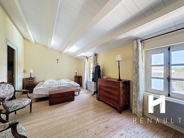 Maison Loix 8 pièce(s) 205 m2