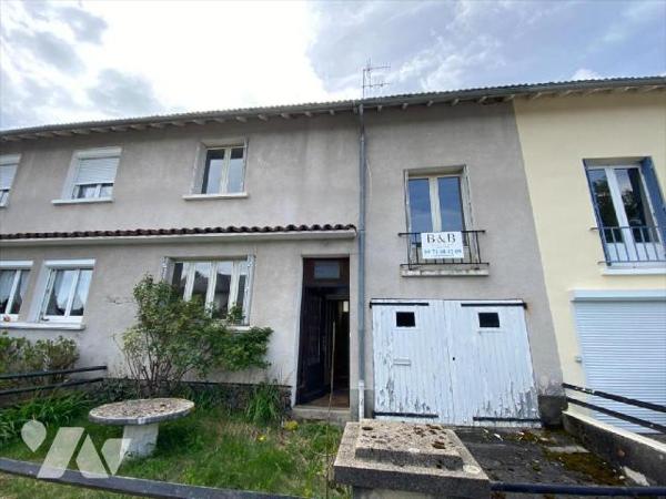 Maison à Vendre à Saint-Cernin (15310) en Cantal (15)

Cette maison dispose d'une surface hab...