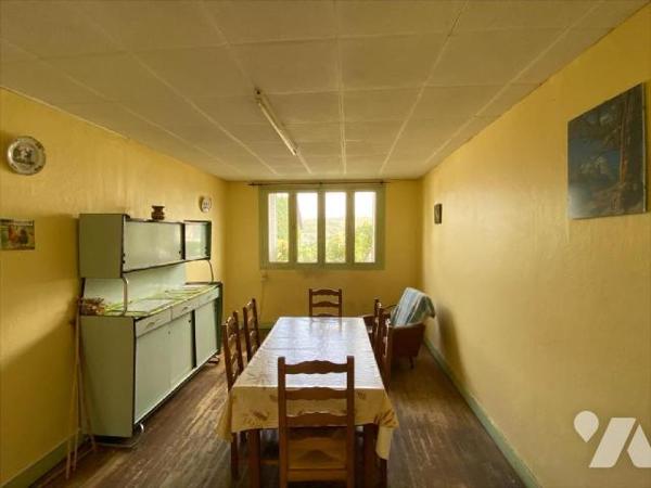 Maison à Vendre à Saint-Cernin (15310) en Cantal (15)

Cette maison dispose d'une surface hab...