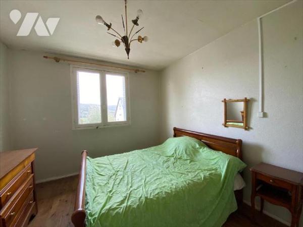 Maison à Vendre à Saint-Cernin (15310) en Cantal (15)

Cette maison dispose d'une surface hab...