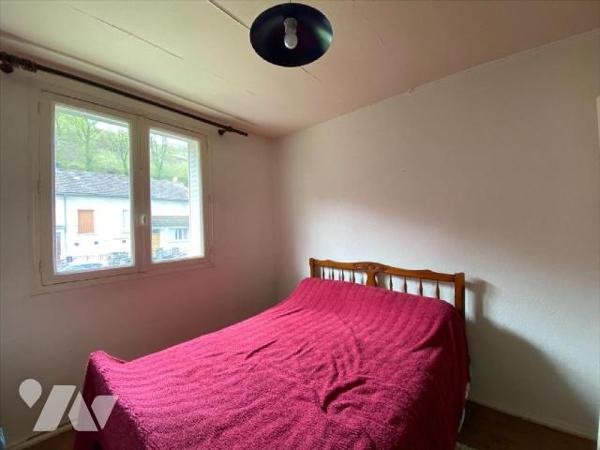 Maison à Vendre à Saint-Cernin (15310) en Cantal (15)

Cette maison dispose d'une surface hab...