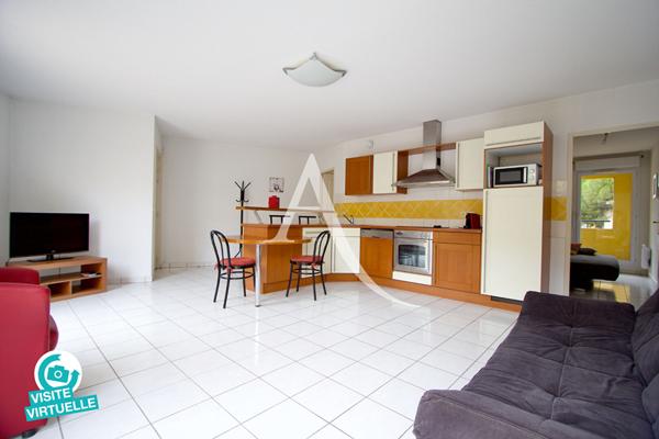 PÉROLS - CENTRE VILLE - APPARTEMENT DE PLAIN-PIED TRAVERSANT - 3 PIÈCES MEUBLÉ - 57 M2 -TERRASSE + LOGGIA