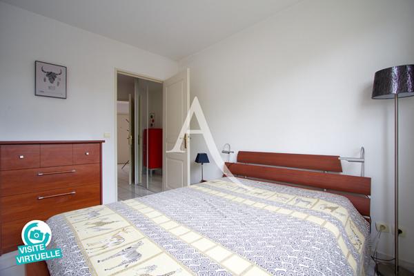 PÉROLS - CENTRE VILLE - APPARTEMENT DE PLAIN-PIED TRAVERSANT - 3 PIÈCES MEUBLÉ - 57 M2 -TERRASSE + LOGGIA