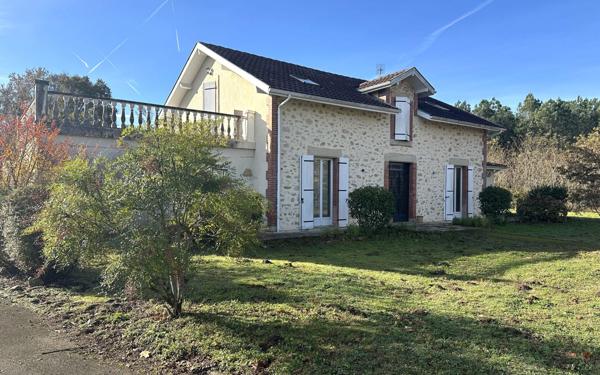 Maison à vendre    8 pièces •  Dax