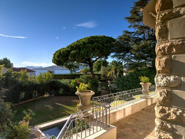 Vente Villa de luxe Cap D'Antibes 5 Pièces 300 m²