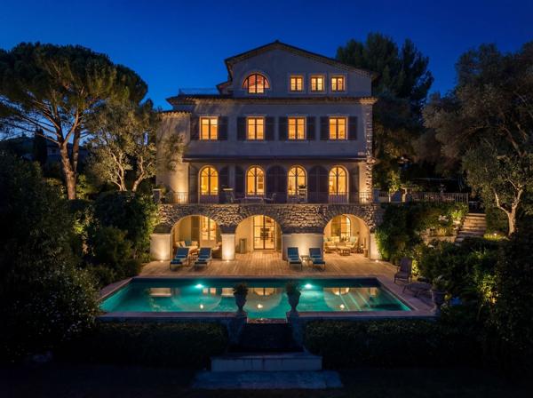 Vente Villa de luxe Cap D'Antibes 5 Pièces 300 m²