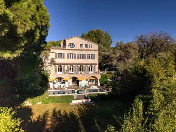Vente Villa de luxe Cap D'Antibes 5 Pièces 300 m²