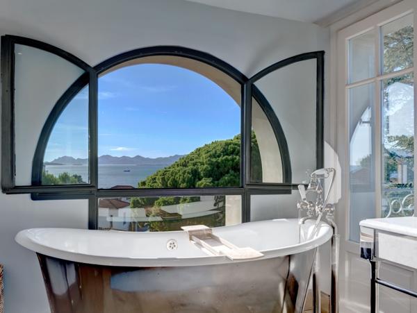 Vente Villa de luxe Cap D'Antibes 5 Pièces 300 m²