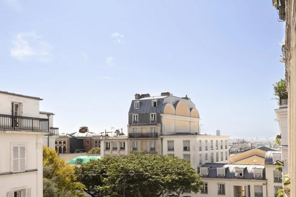 Appartement Paris 18 e - ABBESSES / RAVIGNAN