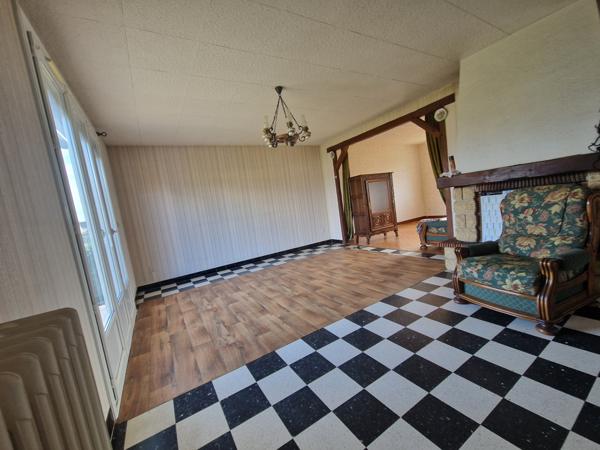 maison sur sous sol 2ch, grand terrain, emplacement idéal