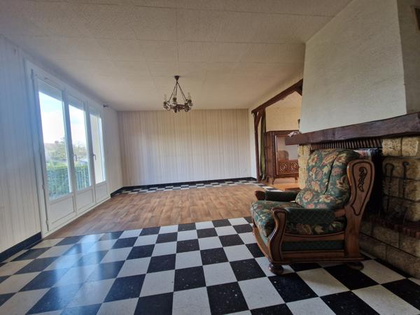 maison sur sous sol 2ch, grand terrain, emplacement idéal