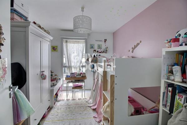 À vendre : Appartement 4 pièces avec garage à Suresnes, à la limite de Puteaux