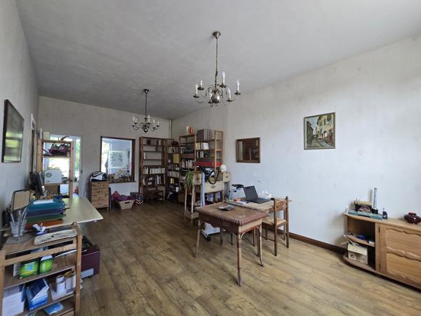 Maison de caractere 188m2 avec jardin clos et double garage a Aniche