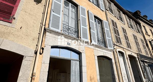 À vendre Local commercial 92.82 m² - Oloron-sainte-marie 64400