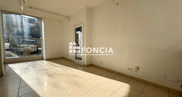 À vendre Local commercial 92.82 m² - Oloron-sainte-marie 64400