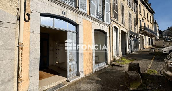 À vendre Local commercial 92.82 m² - Oloron-sainte-marie 64400