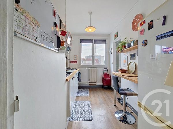 Appartement à vendre  2 pièces - 48 m 2   TROYES  - 10