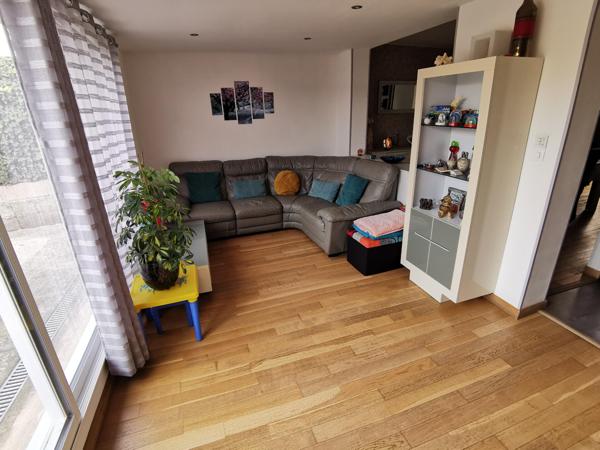 Maison type bâtir mitoyenne 3 chambres terrasse jardin