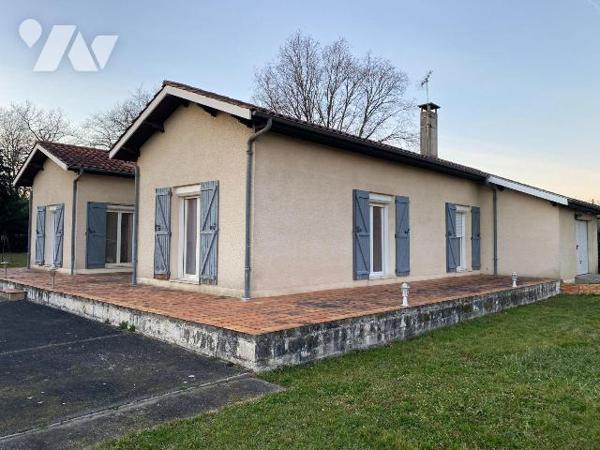 A VENDRE, Gironde, proche Bordeaux, LE PIAN MEDOC, quartier Feydieu, très calme, sur un terrain...