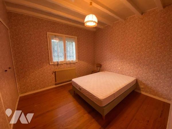 A VENDRE, Gironde, proche Bordeaux, LE PIAN MEDOC, quartier Feydieu, très calme, sur un terrain...