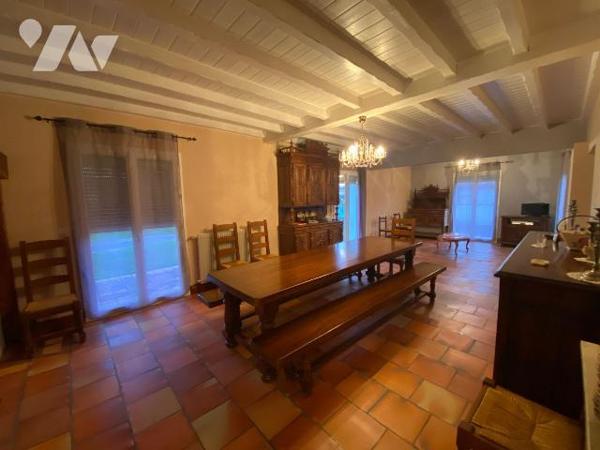 A VENDRE, Gironde, proche Bordeaux, LE PIAN MEDOC, quartier Feydieu, très calme, sur un terrain...