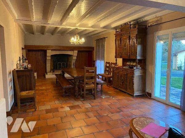 A VENDRE, Gironde, proche Bordeaux, LE PIAN MEDOC, quartier Feydieu, très calme, sur un terrain...