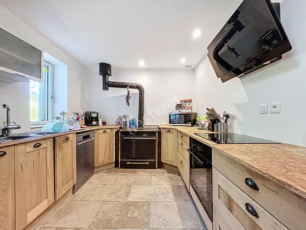 CORPS DE FERME DE 3 HABITATIONS INDEPENDANTES DANS UN ENVIRONNEMENT CALME