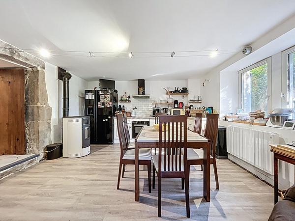 CORPS DE FERME DE 3 HABITATIONS INDEPENDANTES DANS UN ENVIRONNEMENT CALME