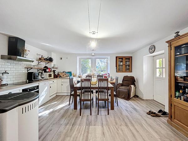 CORPS DE FERME DE 3 HABITATIONS INDEPENDANTES DANS UN ENVIRONNEMENT CALME