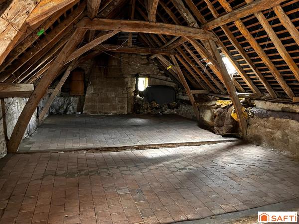 ANCIEN CORPS DE FERME 153 m2 A RENOVER LE THOUREIL