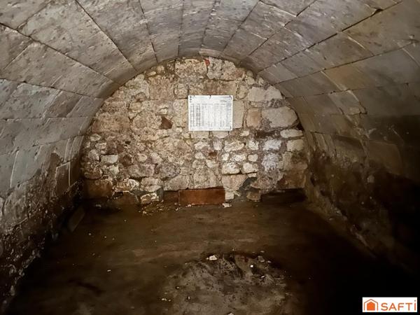 ANCIEN CORPS DE FERME 153 m2 A RENOVER LE THOUREIL