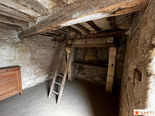 ANCIEN CORPS DE FERME 153 m2 A RENOVER LE THOUREIL