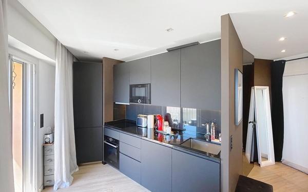 Appartement à vendre    1 pièce • 31 m2 Nice