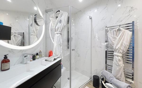 Appartement à vendre    1 pièce • 31 m2 Nice