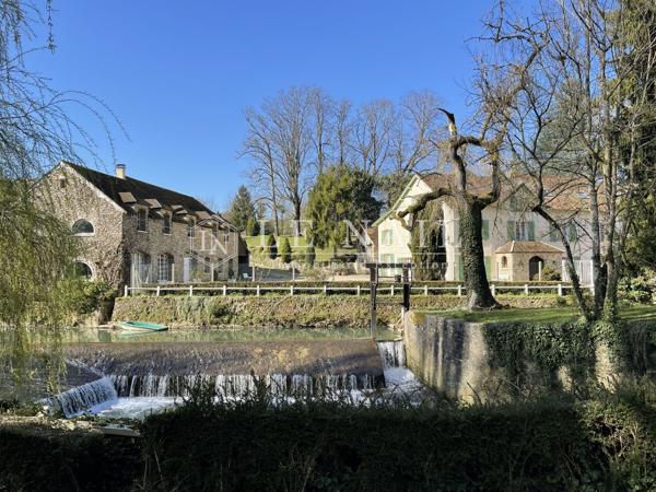 Bel ensemble architectural à 75 km de Paris (Seine-et-Marne)