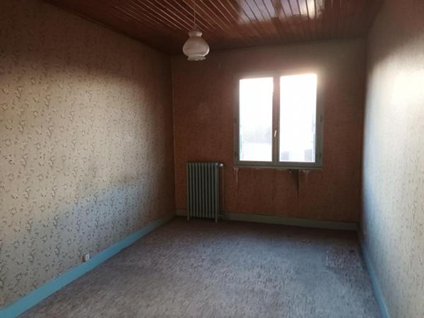 Maison mitoyenne à Paray Le Monial 7 pièce(s) 123 m2  , 5  chambres