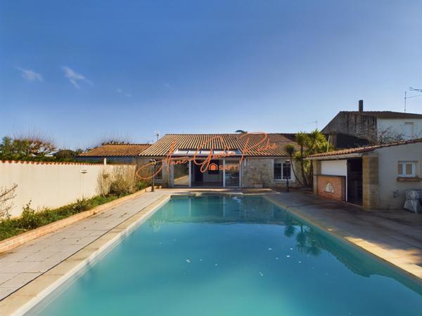 MAISON DE CHARME 186 m² , PISCINE & PRESTATIONS