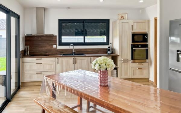 Maison à vendre    5 pièces •  Castelsarrasin