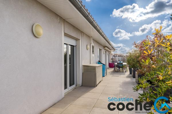 Lyon (69003) ATTIQUE / MAISON SUR LE TOIT MONTCHAT