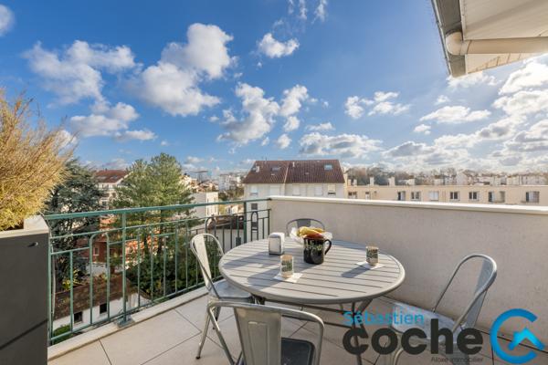 Lyon (69003) ATTIQUE / MAISON SUR LE TOIT MONTCHAT