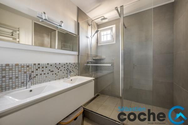 Lyon (69003) ATTIQUE / MAISON SUR LE TOIT MONTCHAT