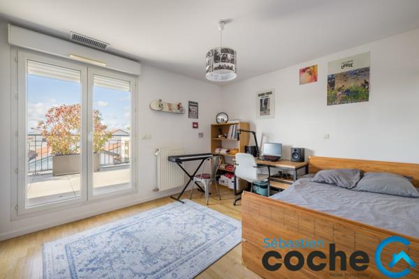 Lyon (69003) ATTIQUE / MAISON SUR LE TOIT MONTCHAT